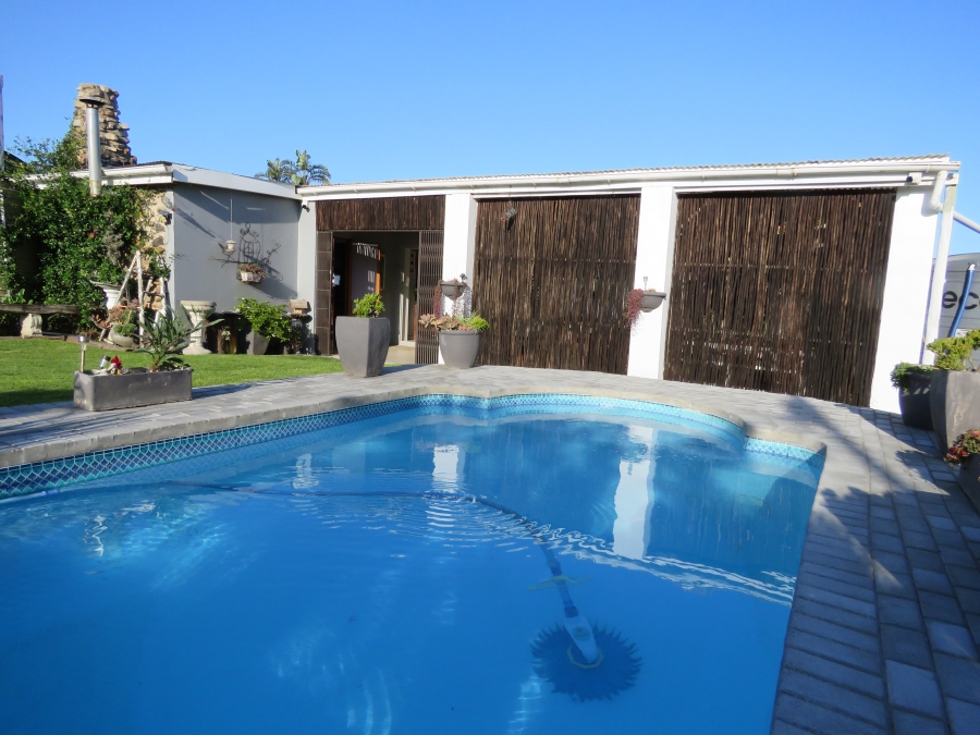 4 Bedroom Property for Sale in West Bank Eastern Cape